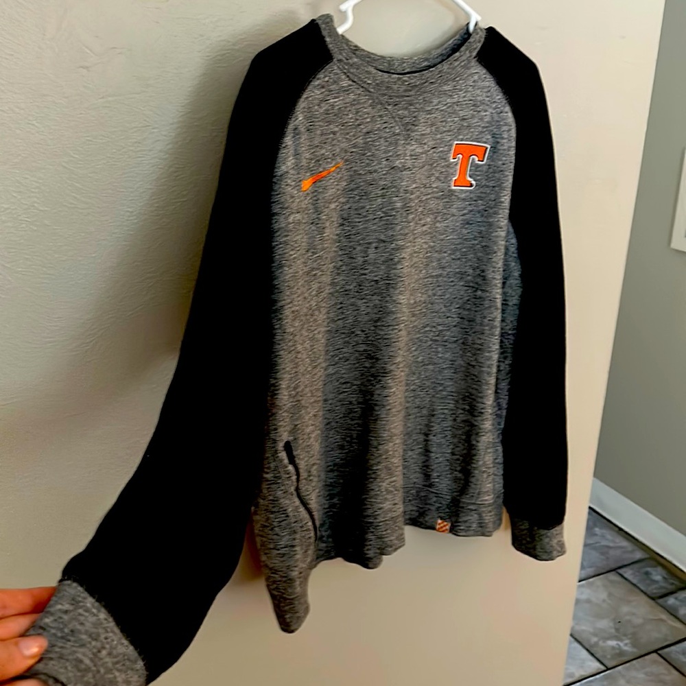 Tennessee Nike warmup sweat shirt